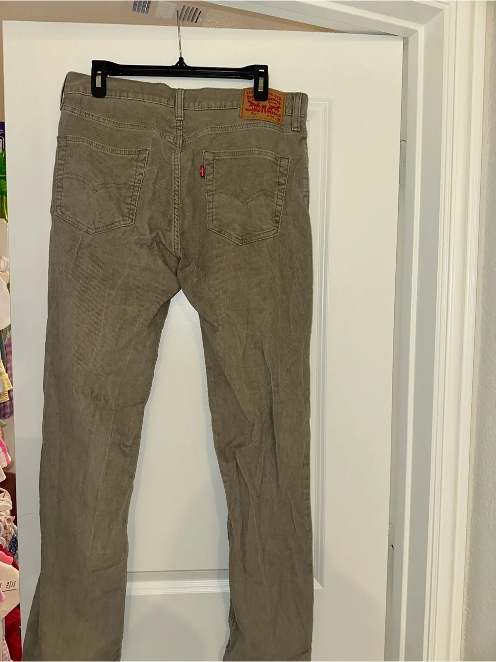 Levi's Slim Straight Jeans in Taupe